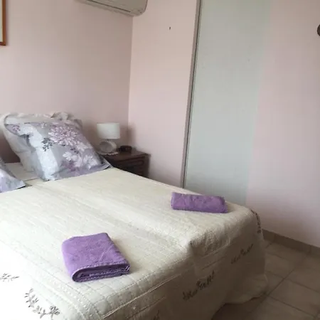Les Lavandines Bed & Breakfast *
